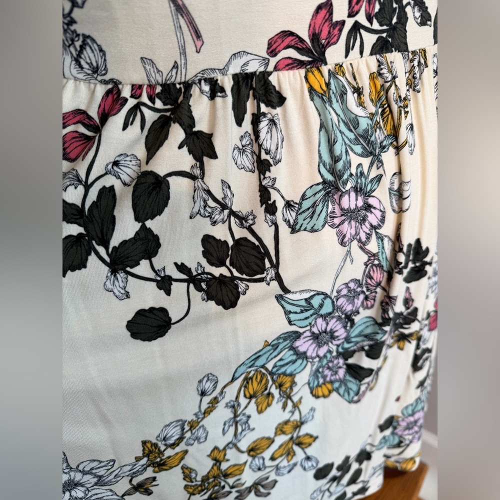Torrid Cream Floral Supersoft Babydoll Tee - Torrid Size 3 (22-24, 3X) - Picture 9 of 12